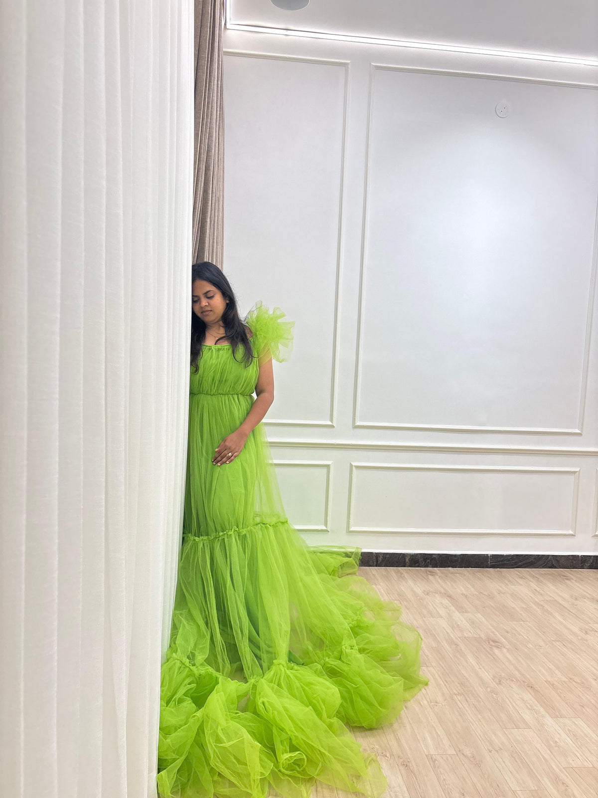 Parrot green netted Rentalgown